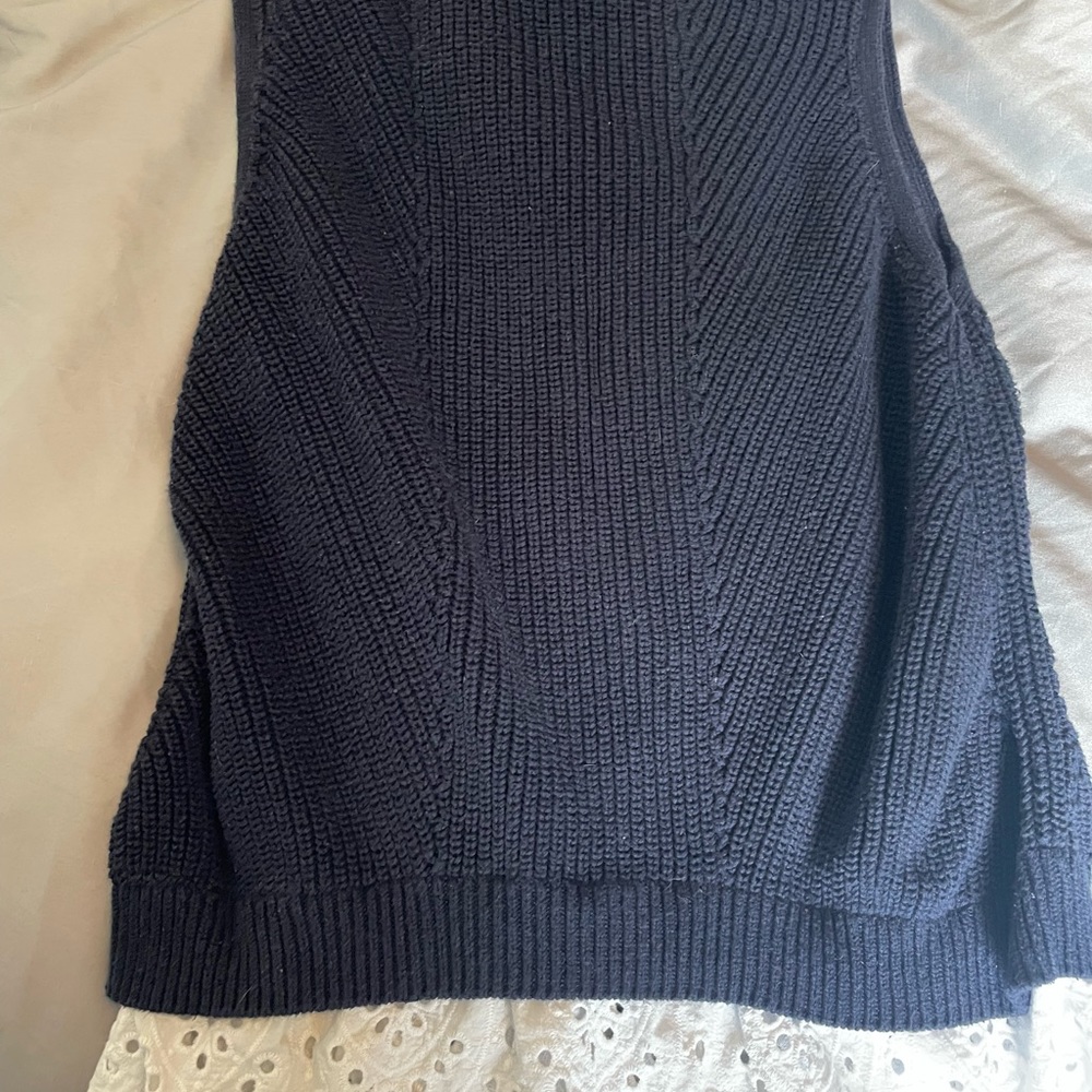 **MOVING SALE MAKE AN OFFER** Cute LOFT sweater tank with eyelet